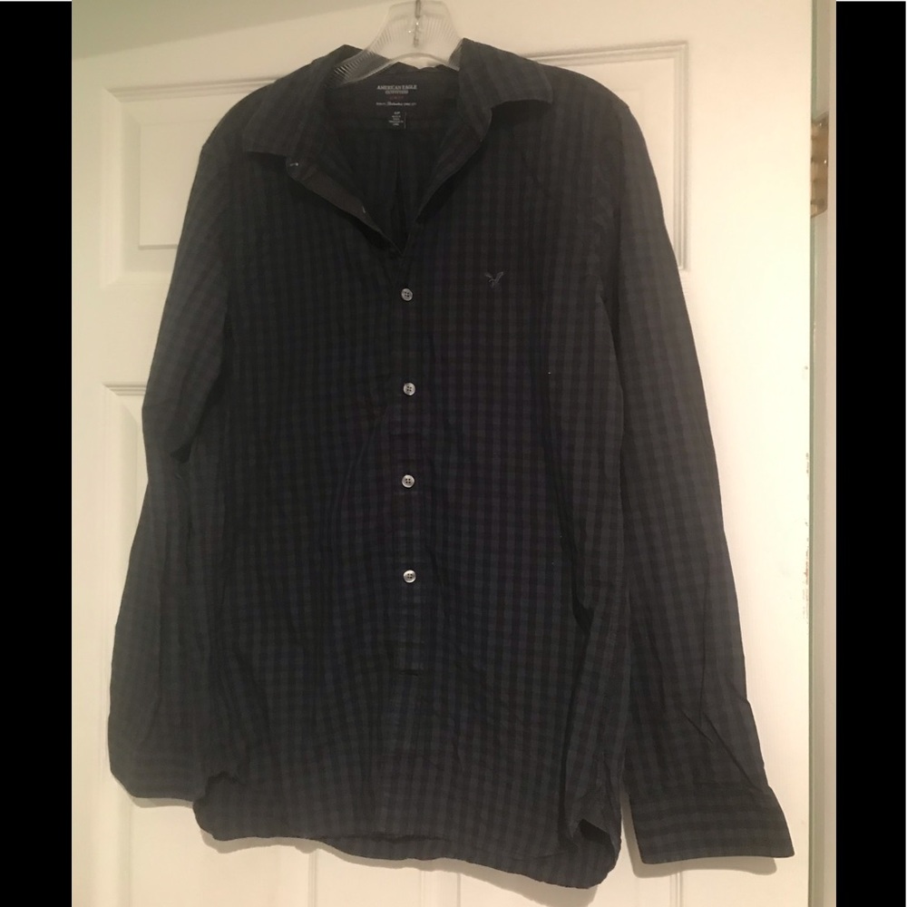 American Eagle slim fit blue plaid button up Med
